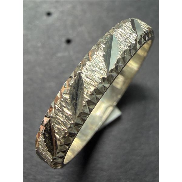 STERLING SILVER BAND: SIZE 12