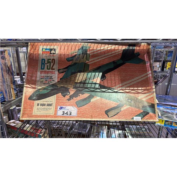 MONOGRAM 1/72 SCALE B-52 STRATOFORTRESS MODEL KIT