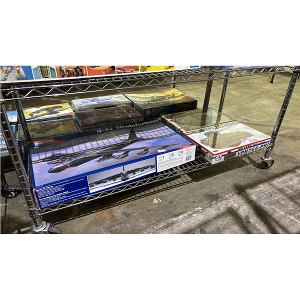 B-52 STRATOFORTRESS MODEL KIT & (2) MILITARY TANK MODEL KITS