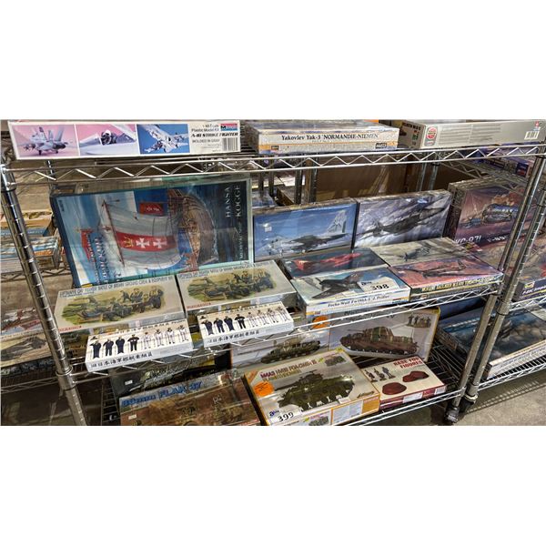SHELF OF ASSORTED MODEL KITS: AIRPLANES, MILITARY FIGURES & MORE