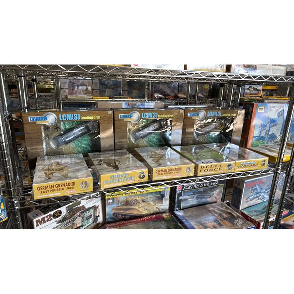 SHELF OF LANDING CRAFT MODELS & ASSORTED MILITARY FIGURINES