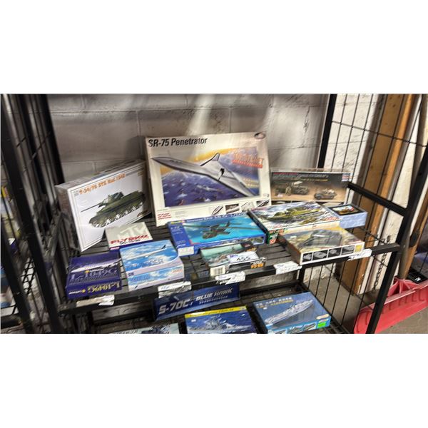 SHELF OF ASSORTED AIRCRAFT & MILITARY VEHICLE MODEL KITS