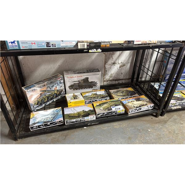 SHELF OF ASSORTED TANK MODELS & WWI RUSSIAN INFANTRY HEAVY WEAPONS SET