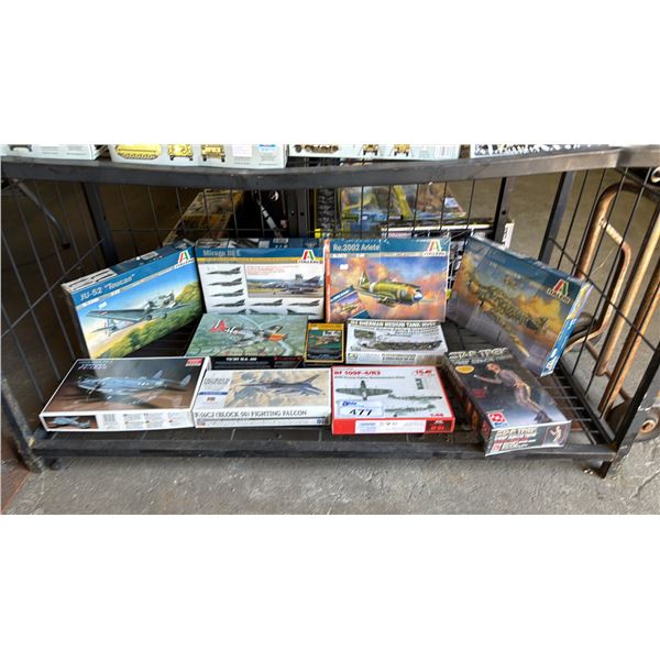 SHELF OF ASSORTED AIRPLANE & TANK MODEL KITS: INCLUDES A STAR TREK DS9 ODO VINYL FIGURE