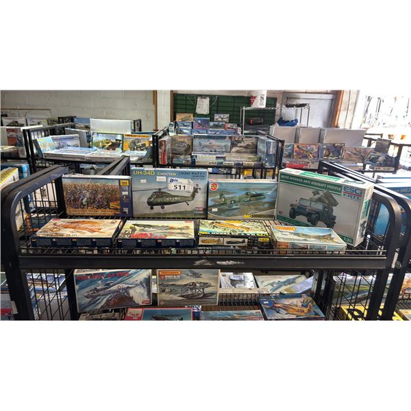 SHELF OF ASSORTED AIRCRAFT MODEL KITS, ANTI AIRCRAFT MODEL KIT & FIGURE SET