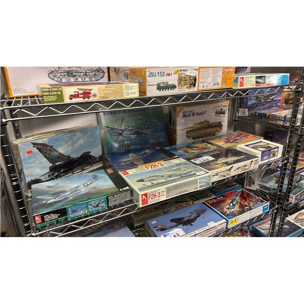 SHELF OF ASSORTED MODEL KITS: AIRPLANES, TANK & WOOD BRIDGE