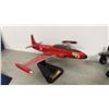 Image 4 : (4) ASSORTED SCALE MODEL AIRPLANES WITH STANDS