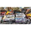 Image 5 : SHELF OF ASSORTED MODEL KITS