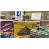 Image 3 : SHELF OF ASSORTED MODEL KITS