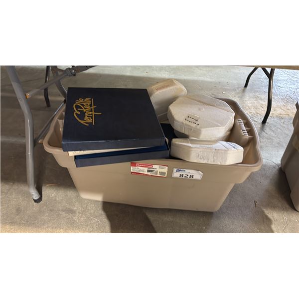 TOTE OF ASSORTED COLLECTOR PLATES: *TOTE INCLUDED*