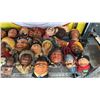 Image 4 : SHELF OF ASSORTED VINTAGE BOSSONS & LEGENDS CHALKWARE HEADS