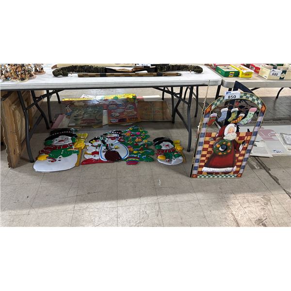 CHRISTMAS TRIFOLD FIREPLACE SCREEN & COLLECTION OF EMBOSSED PLASTIC CHRISTMAS WALL DECOR