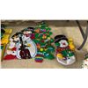 Image 3 : CHRISTMAS TRIFOLD FIREPLACE SCREEN & COLLECTION OF EMBOSSED PLASTIC CHRISTMAS WALL DECOR