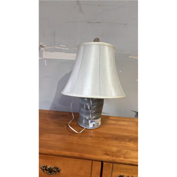 MID-CENTURY POTTERY TABLE LAMP WITH SHADE