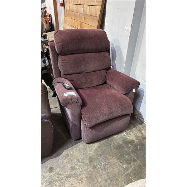 FABRIC UPHOLSTERED LIFT CHAIR WITH HEAT & MASSAGE: *TESTED WORKING/MASSAGE ISSUES*