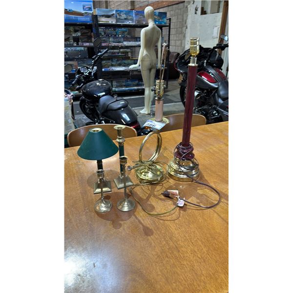 (2) DESK LAMPS WITHOUT SHADES & (4) ASSORTED CANDLE HOLDERS & A SMALL GREEN LAMP SHADE