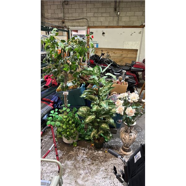 ARTIFICIAL FICUS, ARTIFICIAL DIEFENBACHIA PLANT & VASE OF ARTIFICIAL ROSES
