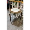 Image 2 : PLANT STAND & 4 WOOD STOOLS
