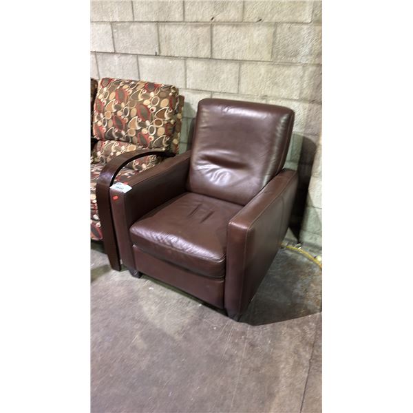 NATUZZI LEATHER RECLINER