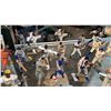 Image 5 : 34 BASEBALL FIGURINES