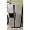 Image 1 : FRIGIDAIRE STAINLESS STEEL SIDE-BY-SIDE FRIDGE WITH WATER/ICE DISPENSER 33"W