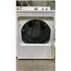Image 8 : MAYTAG CENTENNIAL COMMERCIAL TECHNOLOGY WASHER & DRYER SET