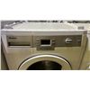 Image 3 : BLOMBERG APARTMENT SIZE STACKING WASHER & DRYER SET