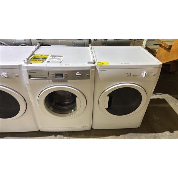 BLOMBERG APARTMENT SIZE STACKING WASHER & DRYER SET