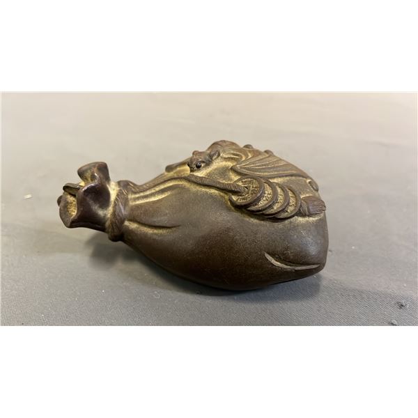 PURPLE CLAY TREASURE BAG TEA TRAY ORNAMENT