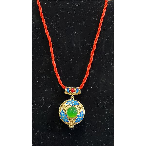 SPINACH GREEN JADEITE CASE INLAID NECKLACE