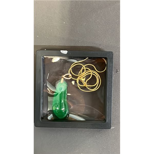 SPINACH GREEN JADEITE PENDANT IN CASE