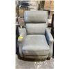 Image 1 : FABRIC PUSH RECLINER