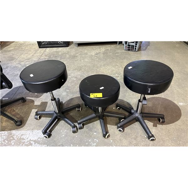 3 MASTER ADJUSTABLE STOOLS