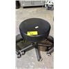 Image 3 : 3 MASTER ADJUSTABLE STOOLS