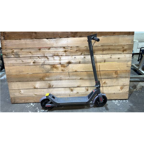 *POWERS ON* PHANTOM GO GO E-SCOOTER (NO CHARGER, UNKNOWN RUNNING CONDITION, HANDLEBAR ISSUES)