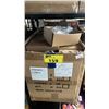 Image 4 : CASE OF CLEAR PLASTIC WEDDING DECOR