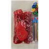 Image 2 : SHELF OF ASSORTED VALENTINE'S DAY DECOR