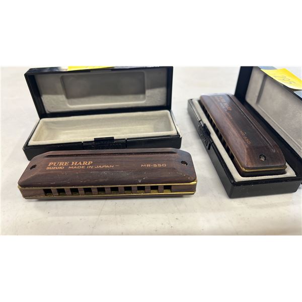 2) SUZUKI MR-550 PURE HARP HARMONICAS IN KEYS A & D - Able Auctions