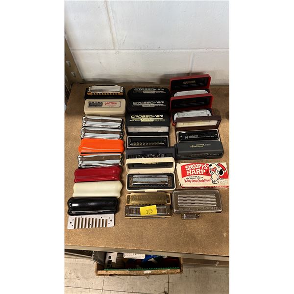 COLLECTION OF ASSORTED HARMONICAS, SNOOPY MOUTH HARP & SUZUKI REPLACEMENT COMB IN G