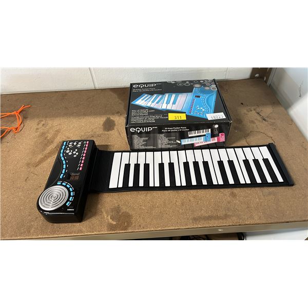 EQUIP 32-KEYS ROLL UP POCKET PIANO