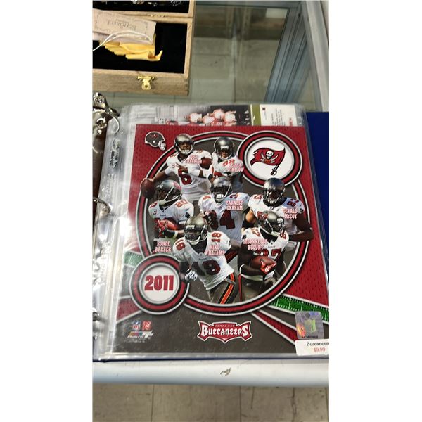 BINDER OF ASSORTED FOOTBALL PLAYER & TEAM PHOTOS