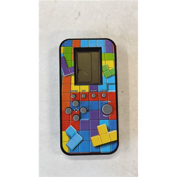 HAND HELD TETRIS GAME