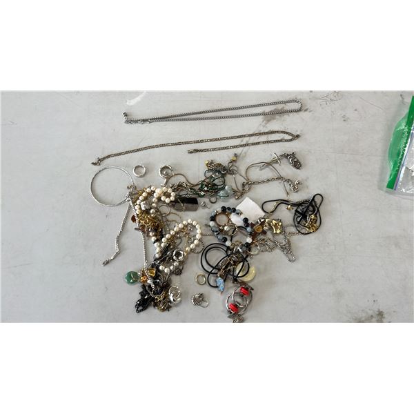 ASSORTED FASHION JEWELRY