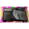 Image 3 : 4 PAIRS LADIES CASUAL PANTS. BANANA REPUBLIC X 2, PINK MARTINI SIZE XS. UNKNOWN BRAND. SIZE M