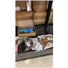 Image 4 : SHELF OF ASSORTED ITEMS INCLUDING; STICKERS, BEADS, KEYCHAINS & MORE