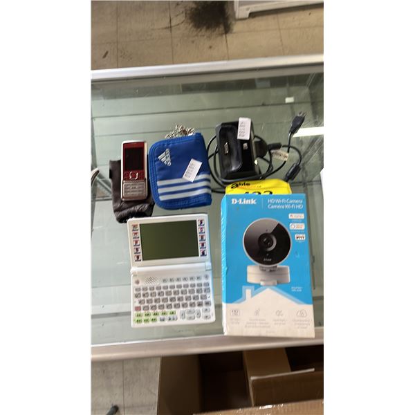D-LINK CAMERA, CHINESE TO ENGLISH DIGITAL DICTIONARY, VINTAGE NOKIA CELL PHONE, WALLET & MORE