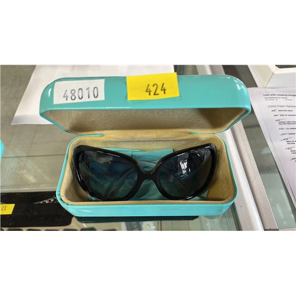 PAIR OF TIFFANY SUNGLASSES IN A TIFFANY CASE