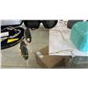 Image 3 : PAIR OF RAY BAN SUNGLASSES IN A TIFFANY CASE