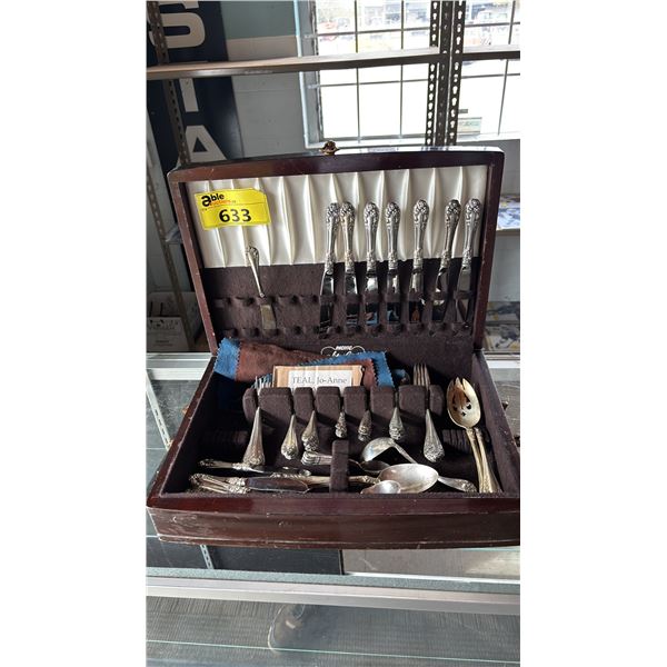 NORTHUMBRIA STERLING SILVER CUTLERY SET WITH CASE