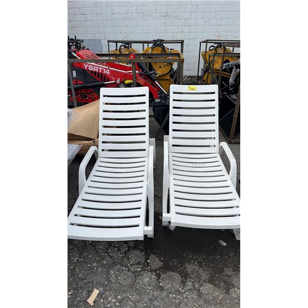 (2) PLASTIC LOUNGE CHAIRS